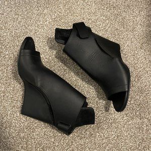 VINCE Open Toe Cut Out Wedges
